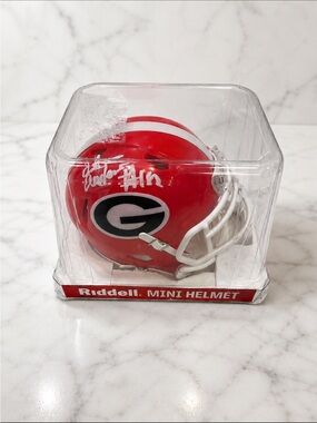 Riddell ~Adam Anderson #19 Signed Georgia Bulldogs Mini Display Helmet~ NIB